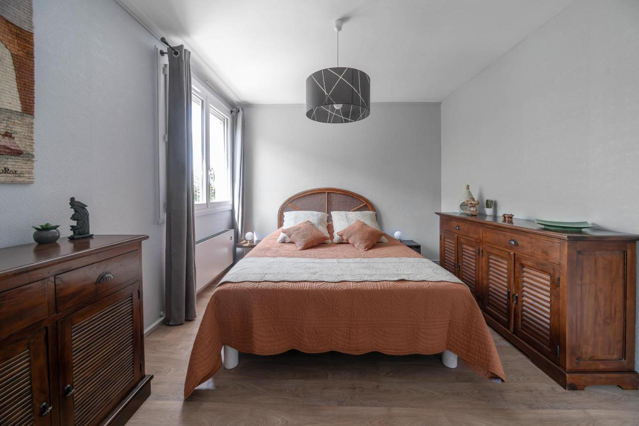 Appartement Le Raymond - Proche Du Centre Sportif, Des Rives De L'allier Et Du Centre-ville - Parking *