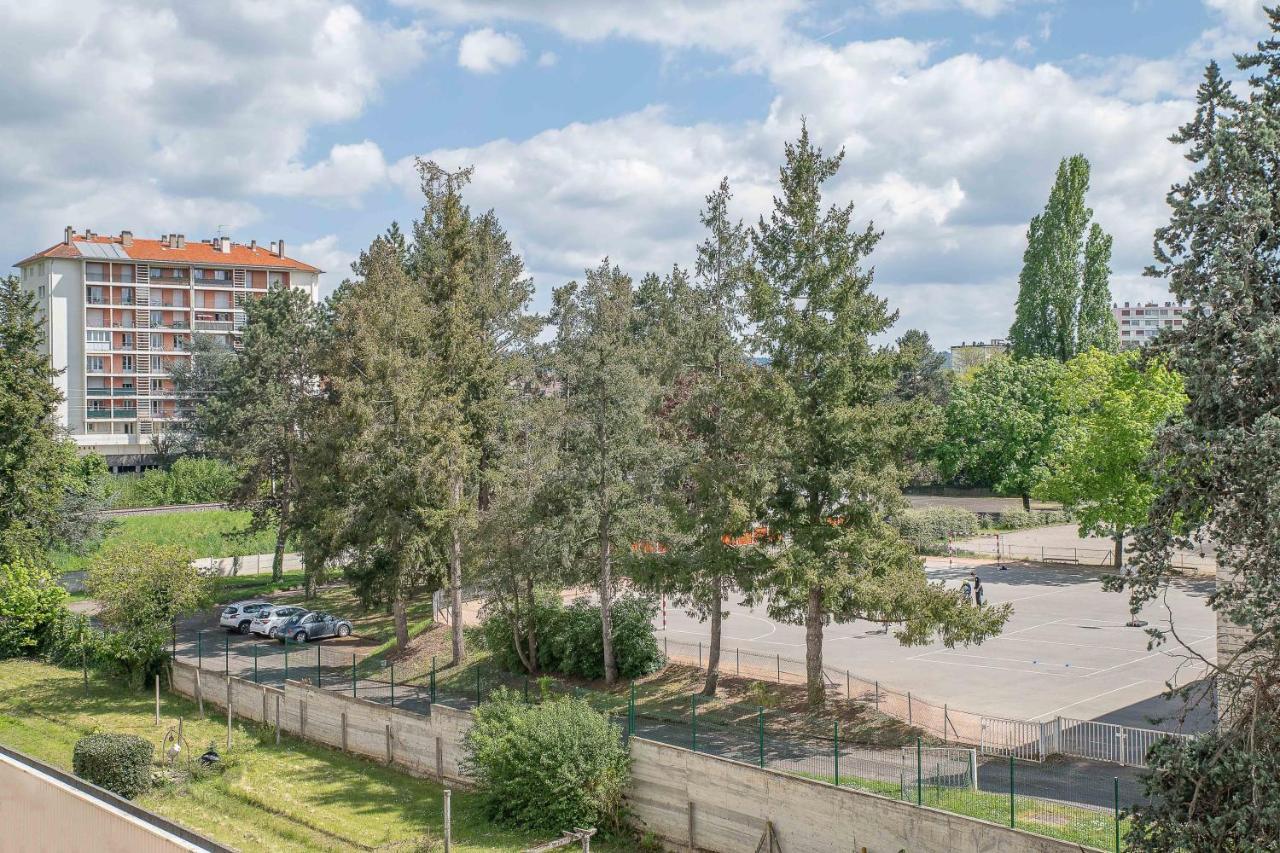 Le Raymond - Proche Du Centre Sportif, Des Rives De L'allier Et Du Centre-ville - Parking