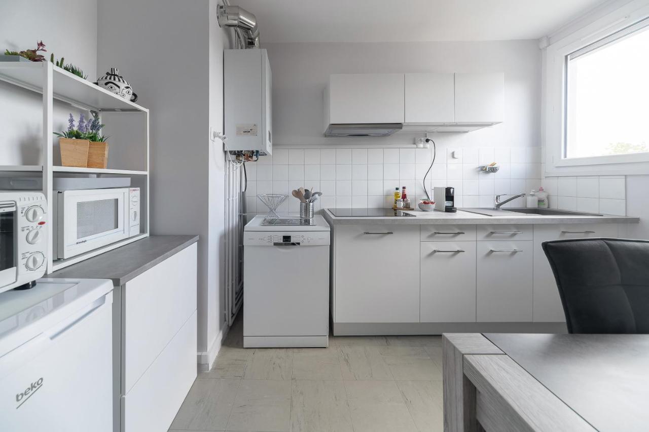 Appartement Le Raymond - Proche Du Centre Sportif, Des Rives De L'allier Et Du Centre-ville - Parking